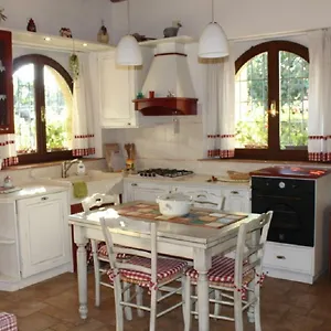 https://villa-donella.it-tuscanyhotel.com