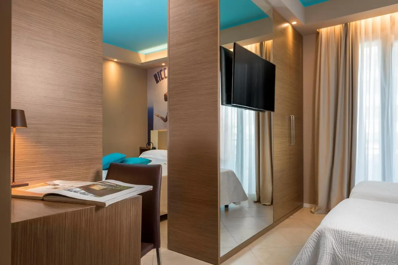 Hotel Adlon - Fronte Mare Riccione 3*,