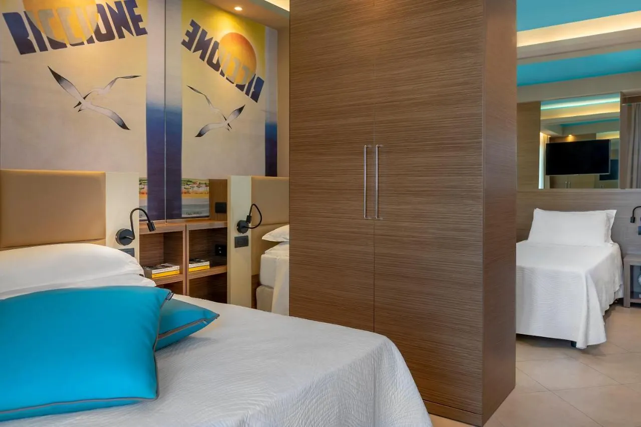 Hotel Adlon - Fronte Mare Riccione 3*,