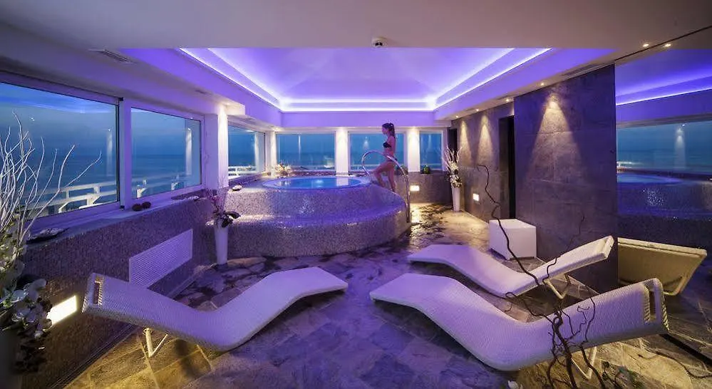 Hotel Adlon - Fronte Mare Riccione 3*,  Italy